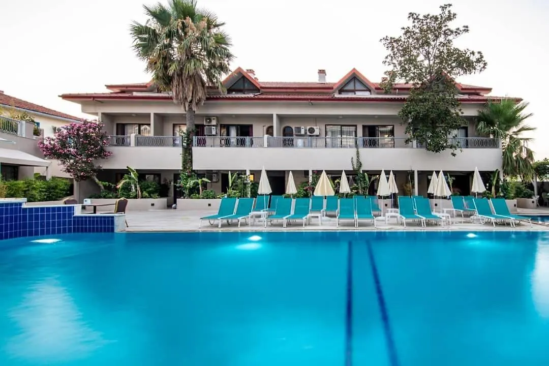 Golden Life Resort Hotel & Spa フェティエ