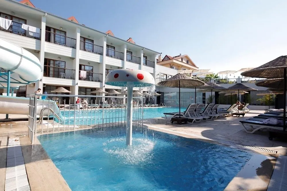 Golden Life Resort Hotel & Spa フェティエ