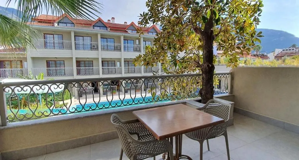 Golden Life Resort Hotel & Spa フェティエ