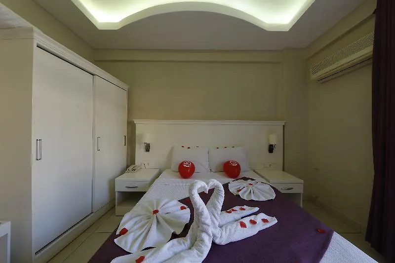 Golden Life Resort Hotel & Spa フェティエ